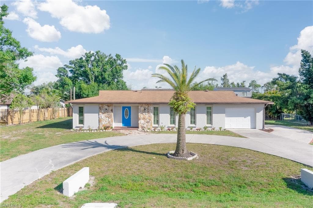 8236 San Carlos BLVD FORT MYERS, FL 33967