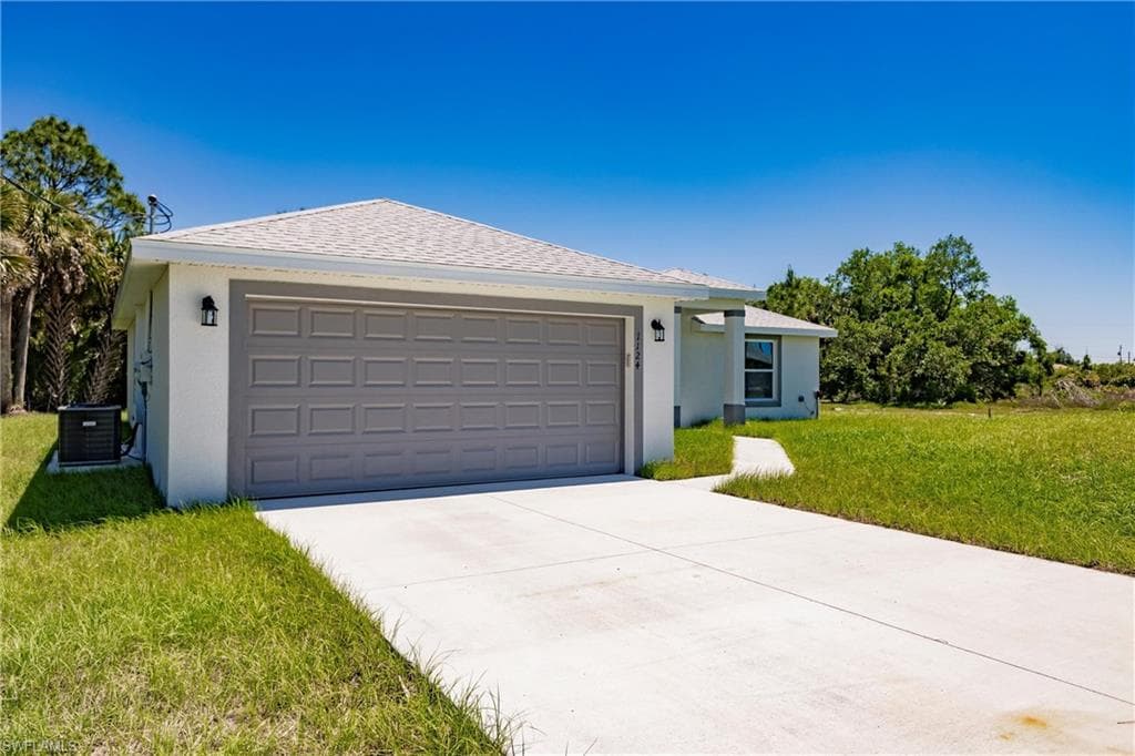 1124 CECELIA AVE LEHIGH ACRES, FL 33971