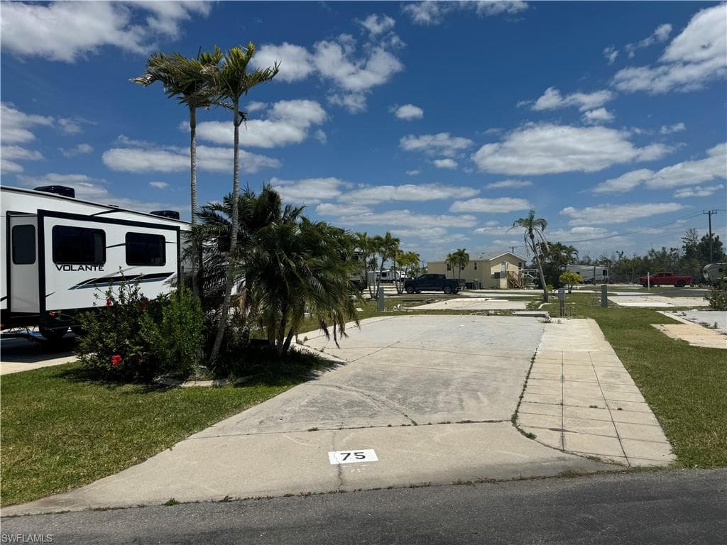 19681 Summerlin RD 75 FORT MYERS, FL 33908