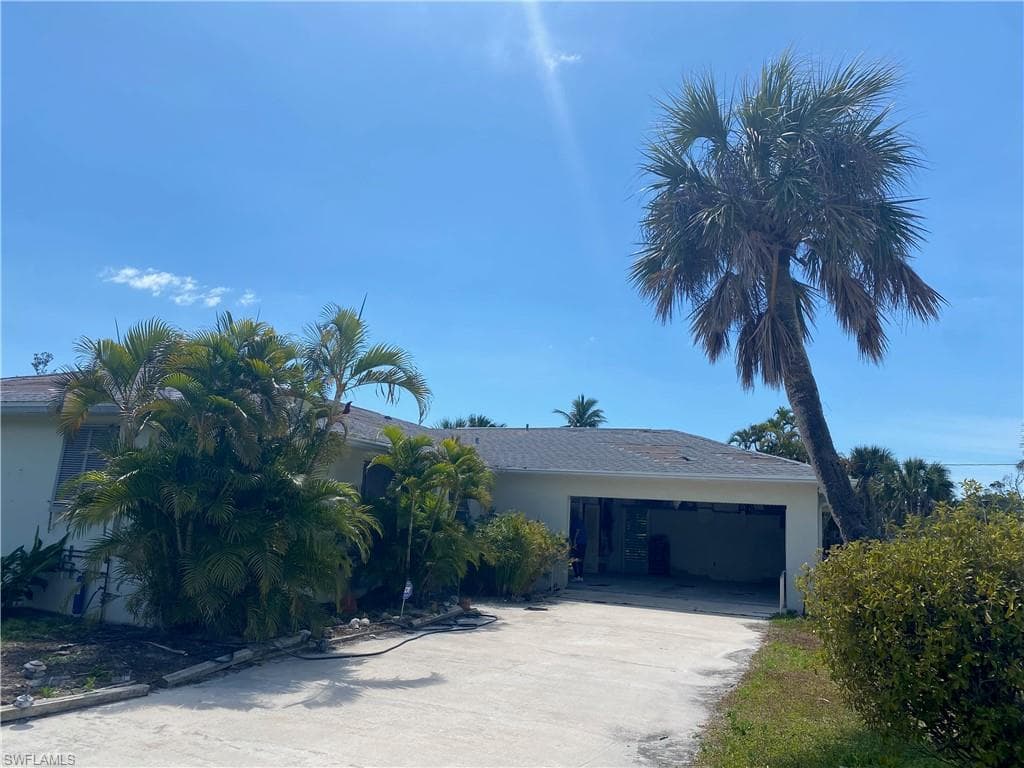 657 Cardium ST SANIBEL, FL 33957