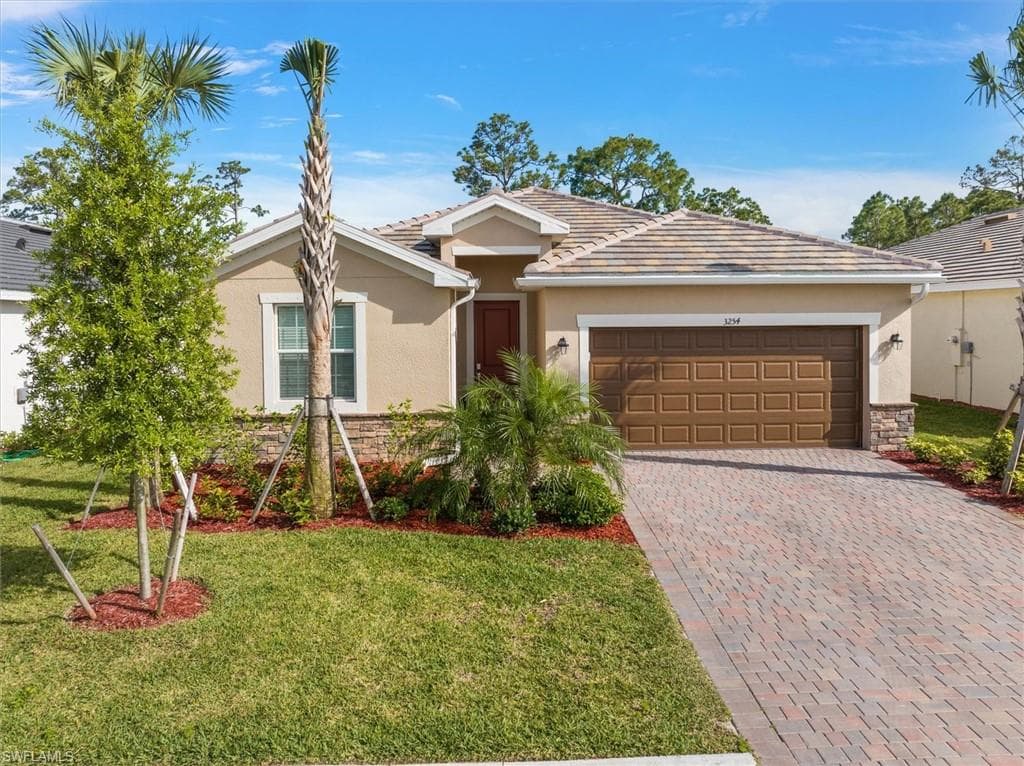 3254 Weston Manor DR ALVA, FL 33920
