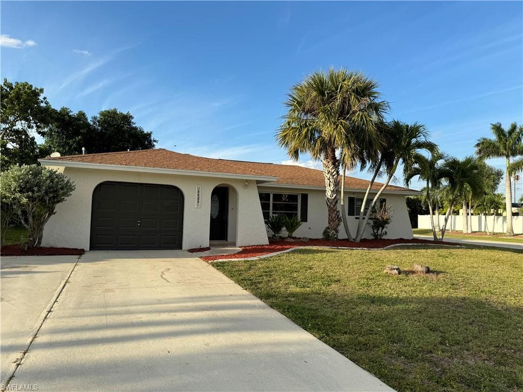 1121 SE 36th ST CAPE CORAL, FL 33904