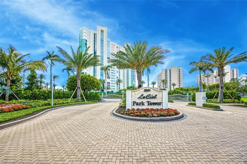 3991 Gulf Shore BLVD N 202 NAPLES, FL 34103