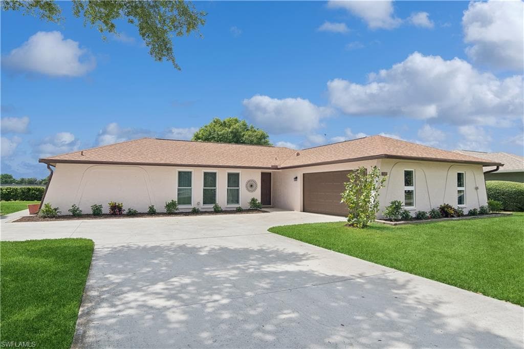 1549 Nottingham DR NAPLES, FL 34109