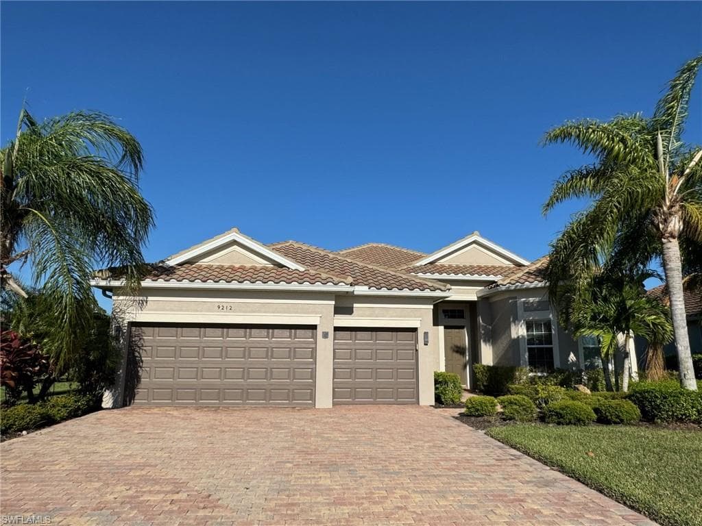 9212 Ores CIR NAPLES, FL 34120