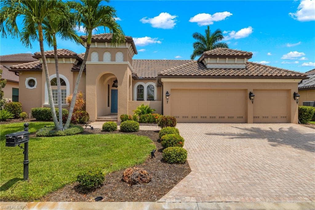 8796 Tropical CT FORT MYERS, FL 33908