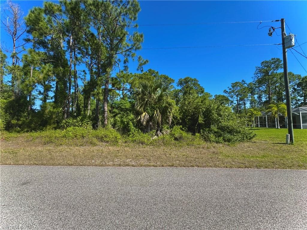 2612 Helen CIR LEHIGH ACRES, FL 33971