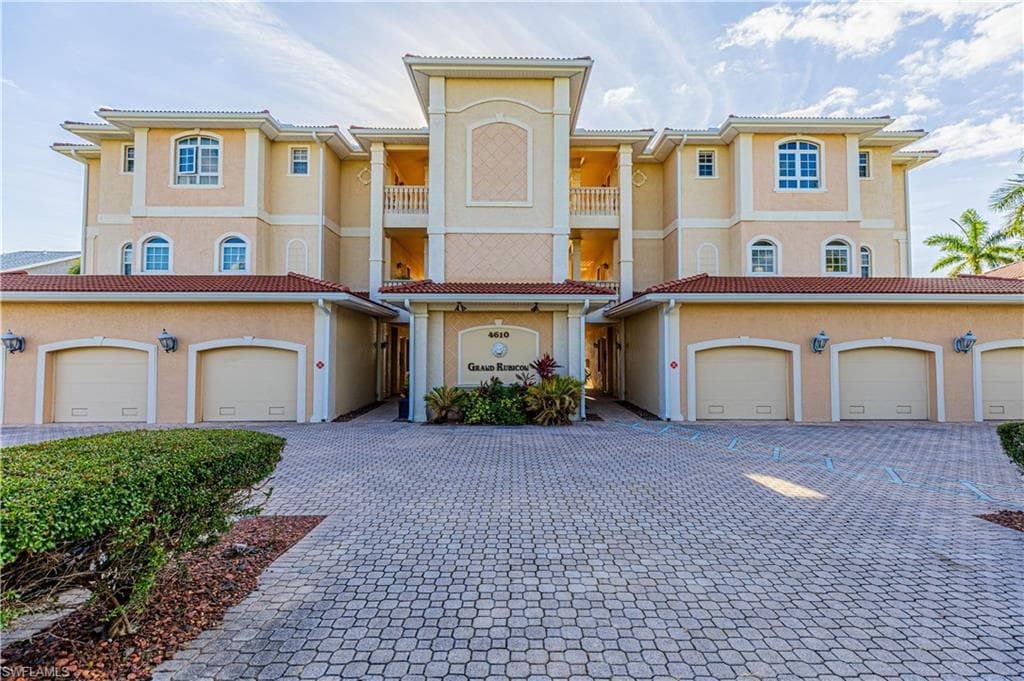 4610 SE 5th PL 202 CAPE CORAL, FL 33904