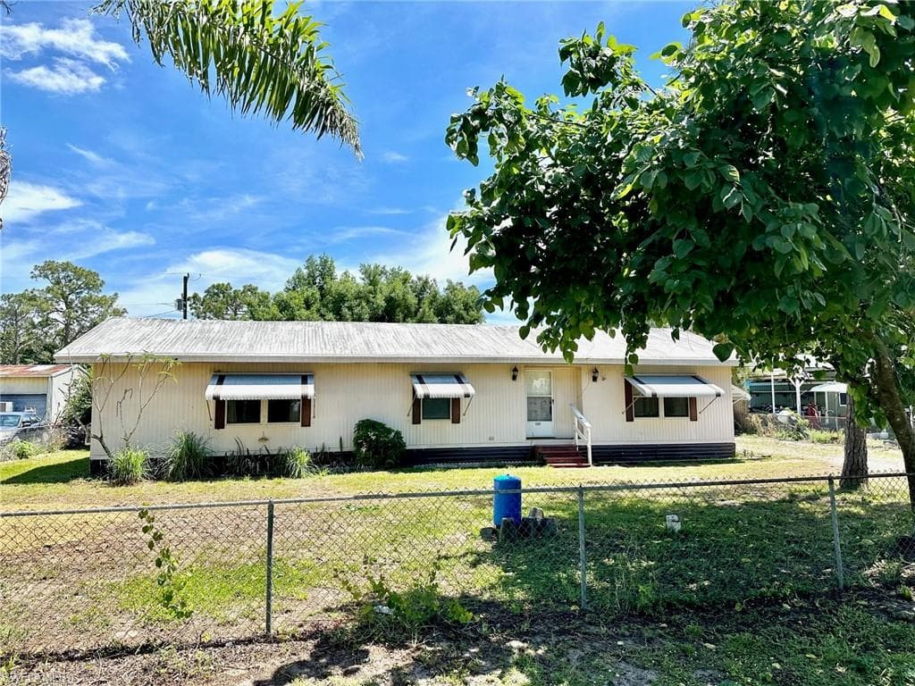 8365 Penny DR NORTH FORT MYERS, FL 33917