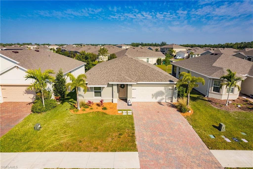 3206 Estancia LN CAPE CORAL, FL 33909