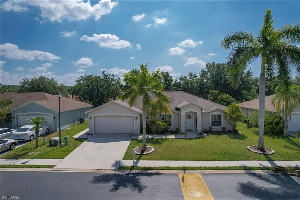 2512 Nature Pointe LOOP FORT MYERS, FL 33905
