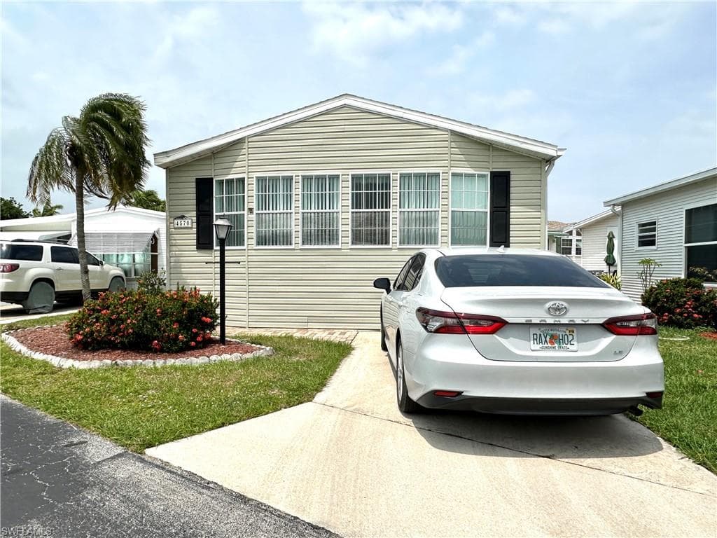 4570 Lafayette LN E ESTERO, FL 33928