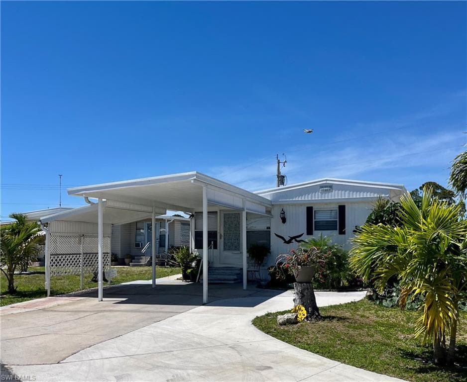 137 Overland TRL NORTH FORT MYERS, FL 33917
