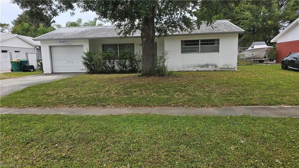 3088 Poinciana DR NAPLES, FL 34105