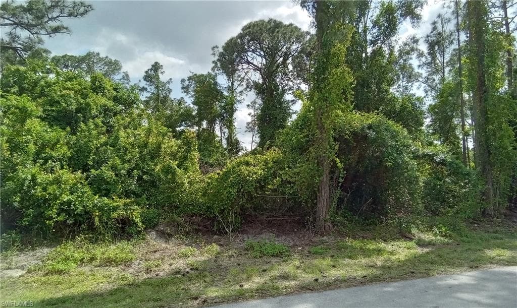 5105 6th ST W LEHIGH ACRES, FL 33971