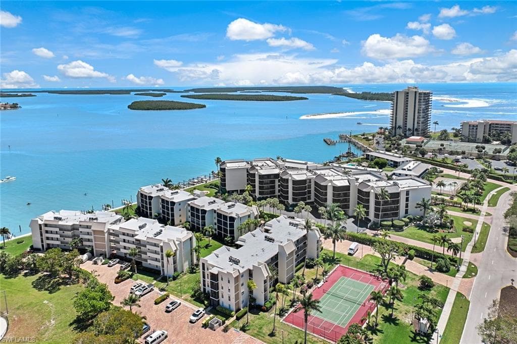 931 Collier CT A402 MARCO ISLAND, FL 34145