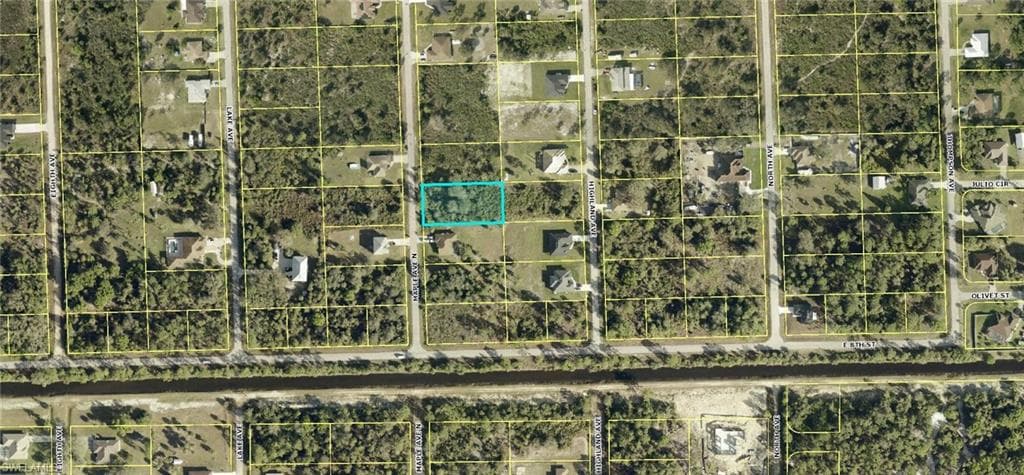 806 Maple AVE N LEHIGH ACRES, FL 33972