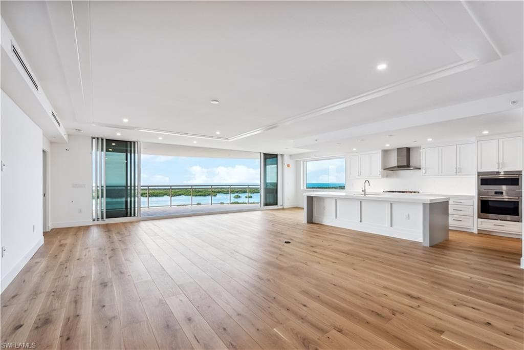13945 Old Coast RD 1106 NAPLES, FL 34110