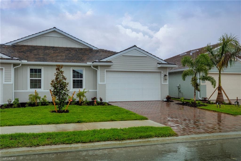 911 Enbrook LOOP NAPLES, FL 34114