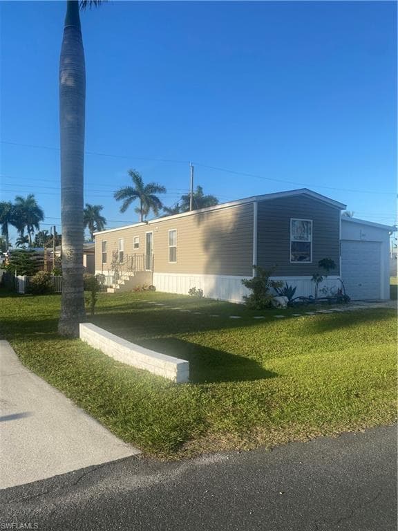 12111 Palm DR FORT MYERS, FL 33908