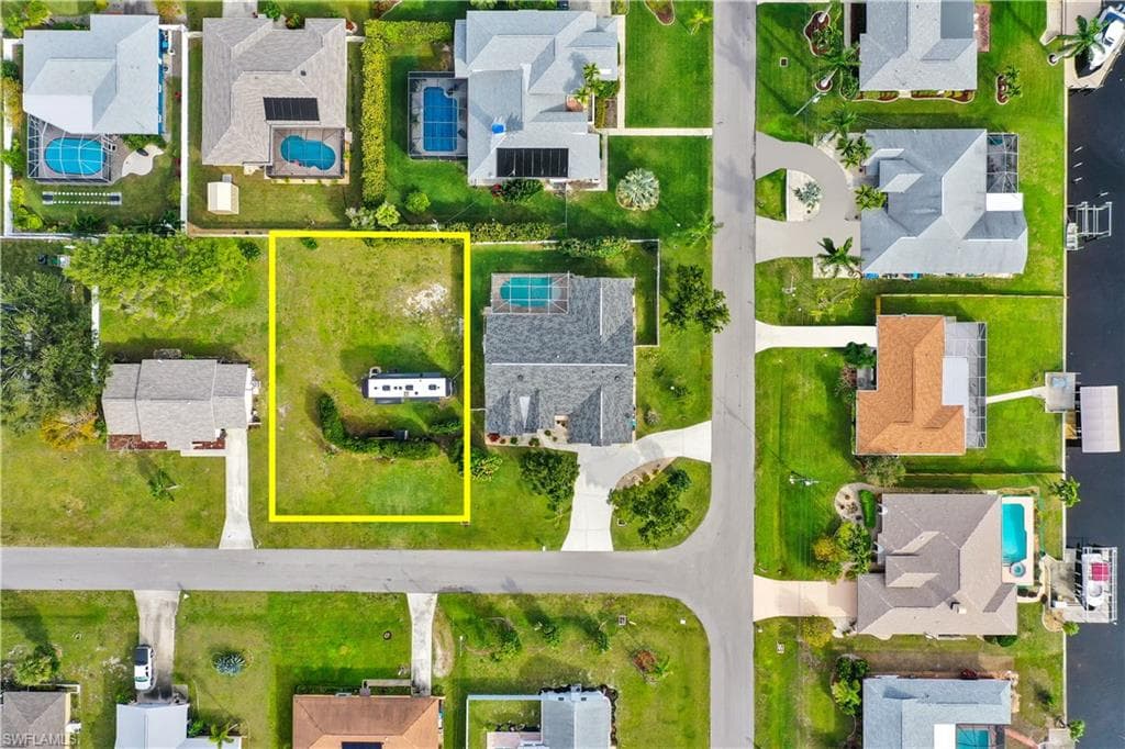 923 SE 29th ST CAPE CORAL, FL 33904