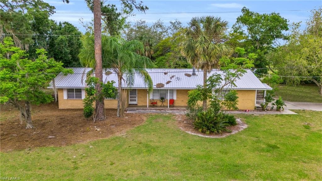 190 Citrus ST LABELLE, FL 33935
