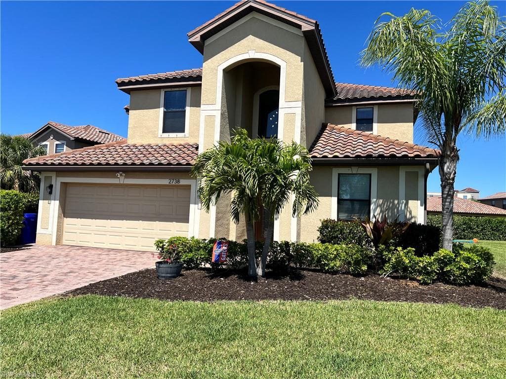 2738 Via Piazza LOOP FORT MYERS, FL 33905