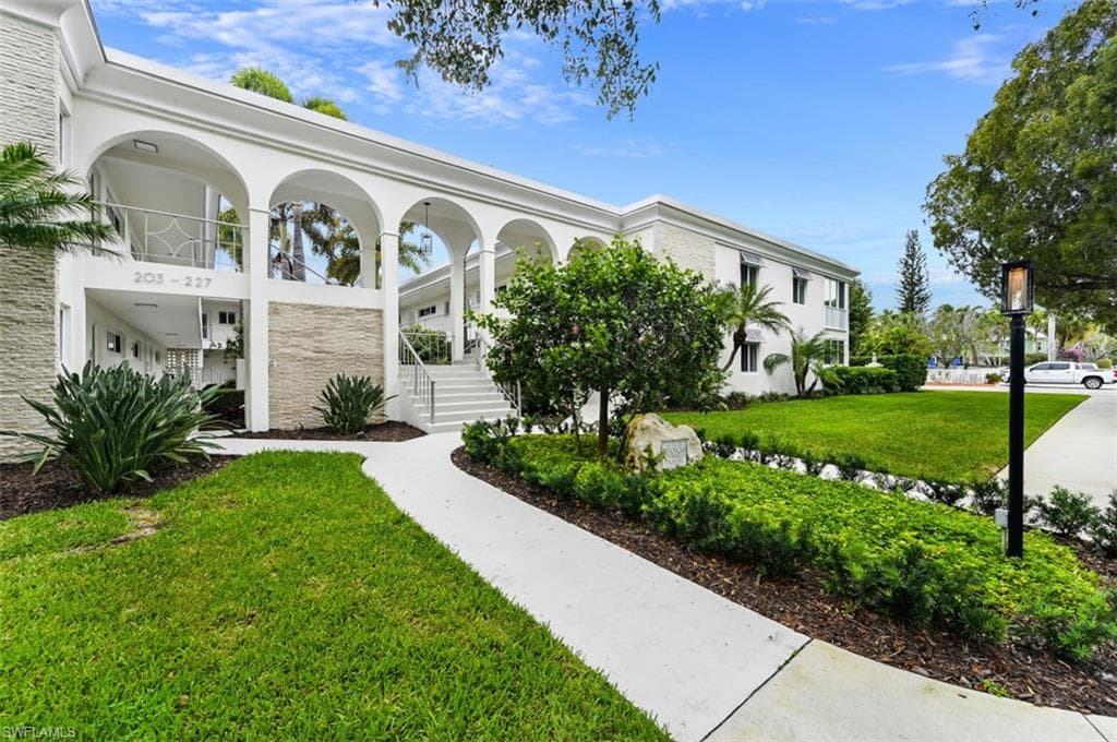 235 3rd AVE S NAPLES, FL 34102