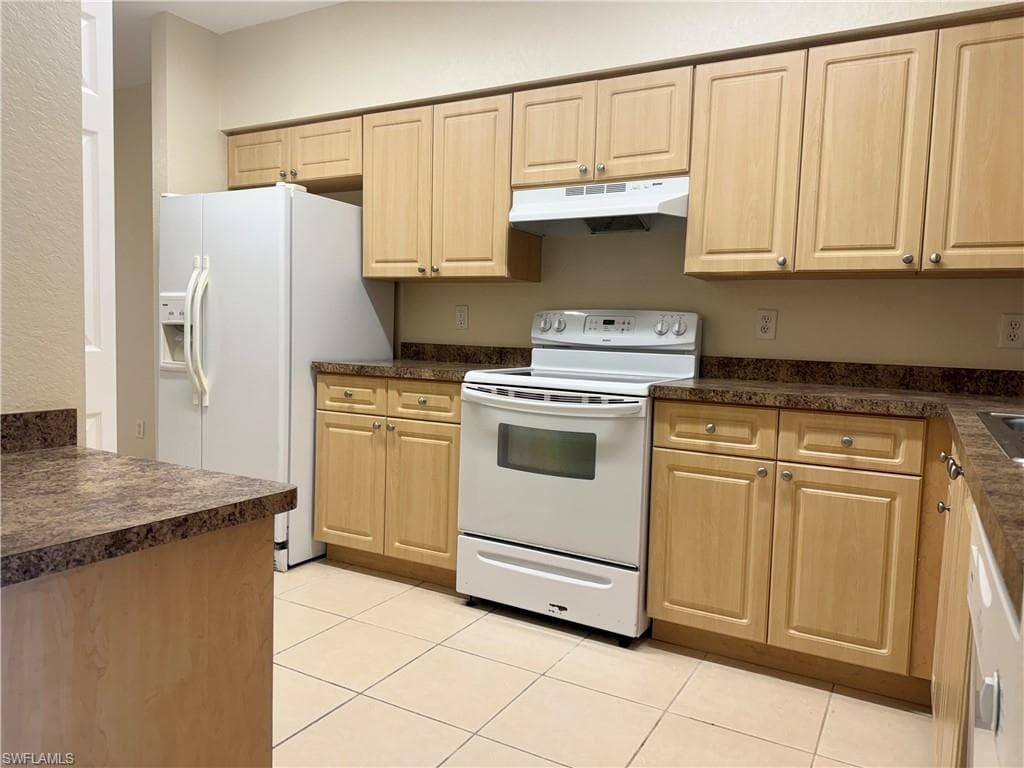 3304-3306 Skyline BLVD 104 CAPE CORAL, FL 33914