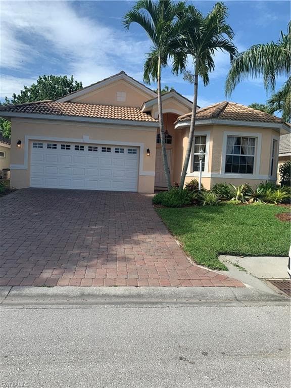9811 Las Casas DR FORT MYERS, FL 33919