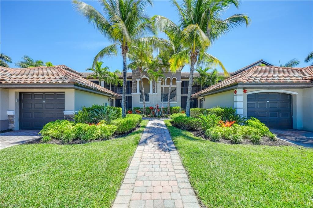9840 Venezia CIR 823 NAPLES, FL 34113