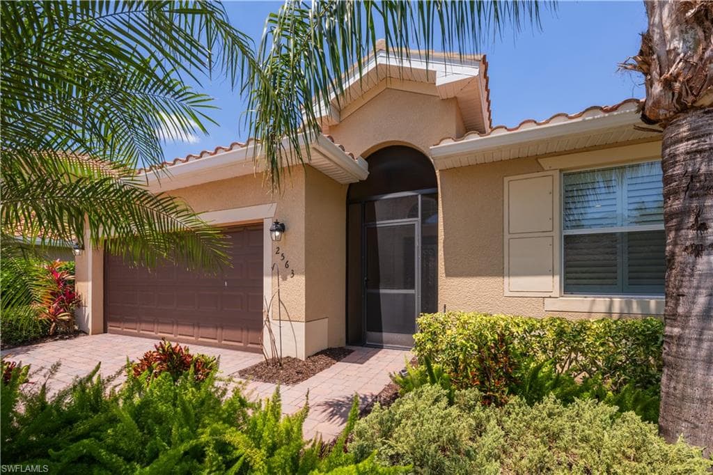 2563 Laurentina LN CAPE CORAL, FL 33909
