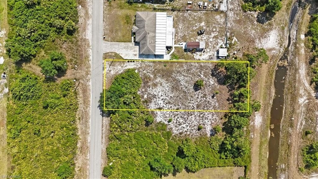2613 31st ST SW LEHIGH ACRES, FL 33976