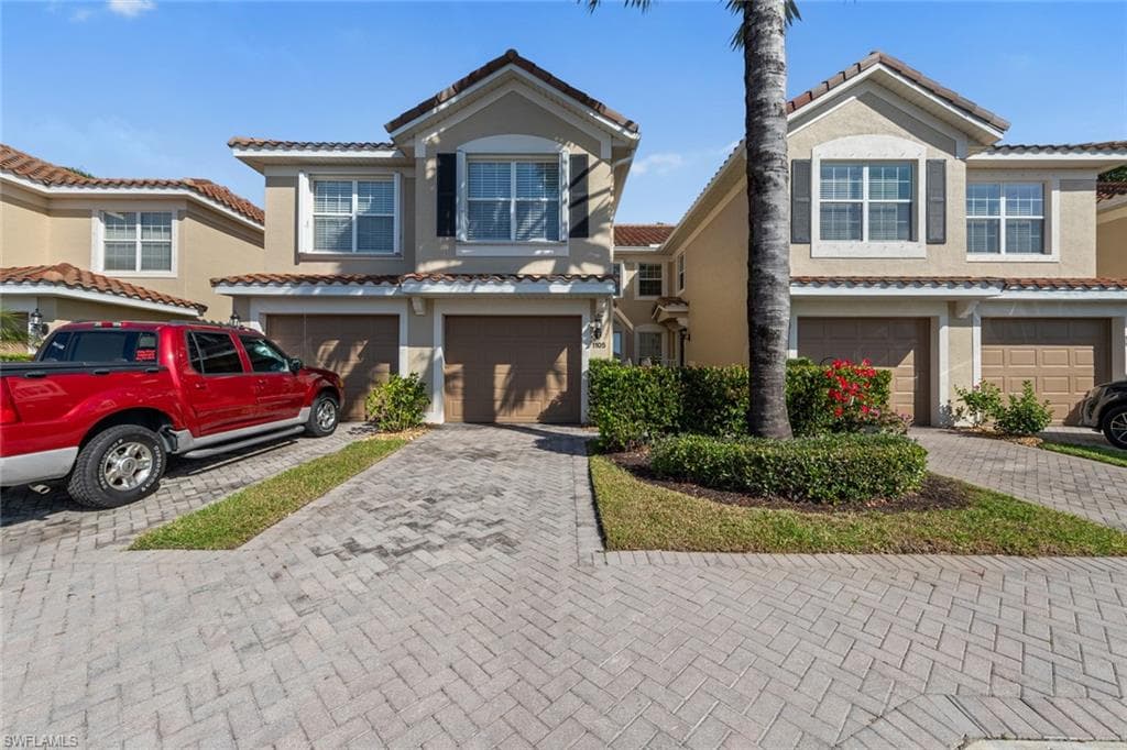 9048 TRIANGLE PALM LN 1105 FORT MYERS, FL 33913
