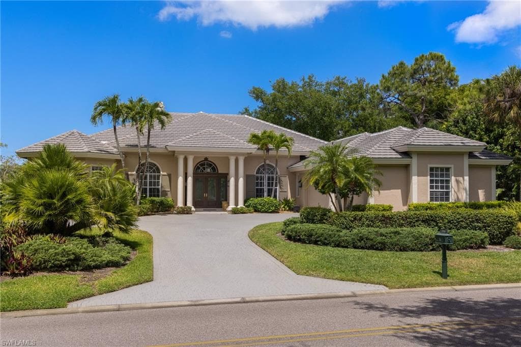 24960 Goldcrest DR BONITA SPRINGS, FL 34134