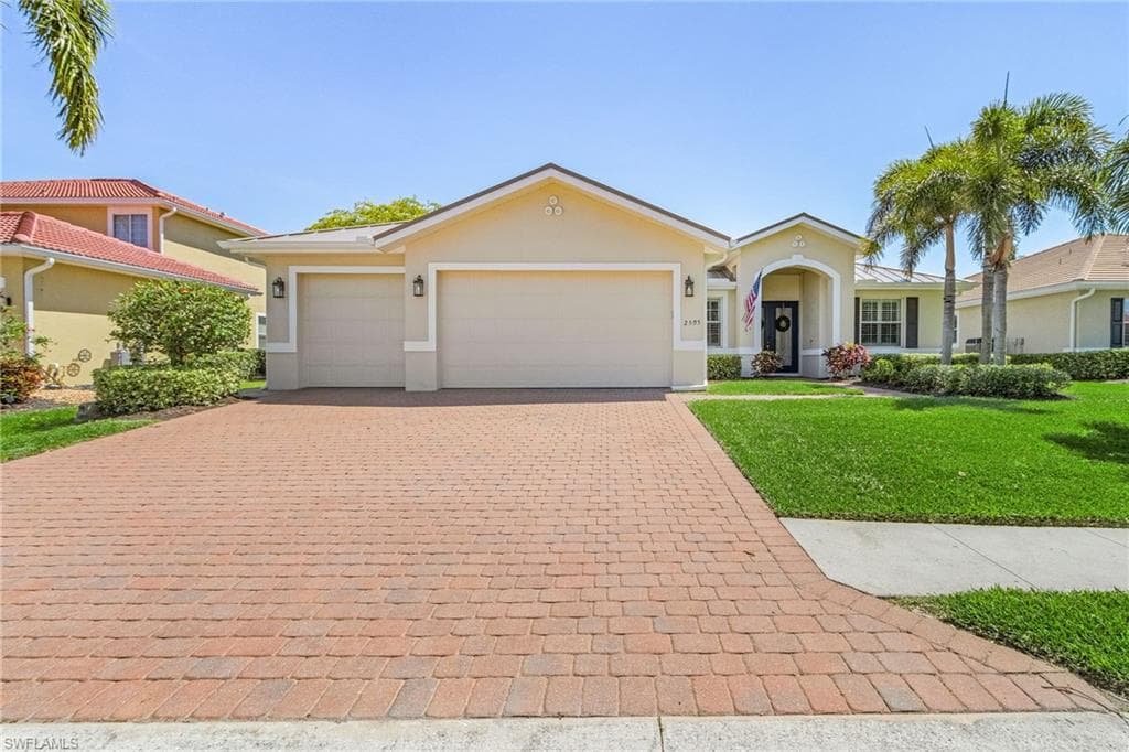 2505 Ashbury CIR CAPE CORAL, FL 33991