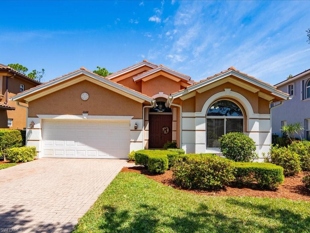 2044 Par DR NAPLES, FL 34120