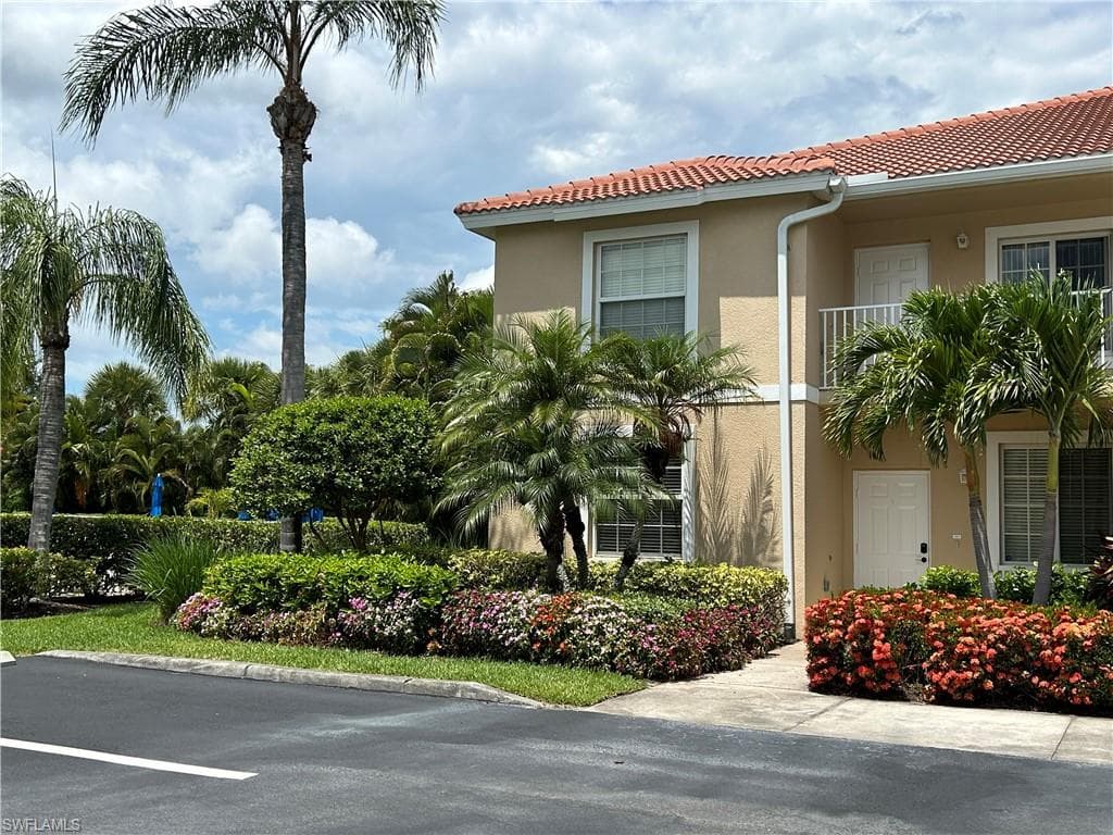 2805 Cypress Trace CIR 101 NAPLES, FL 34119
