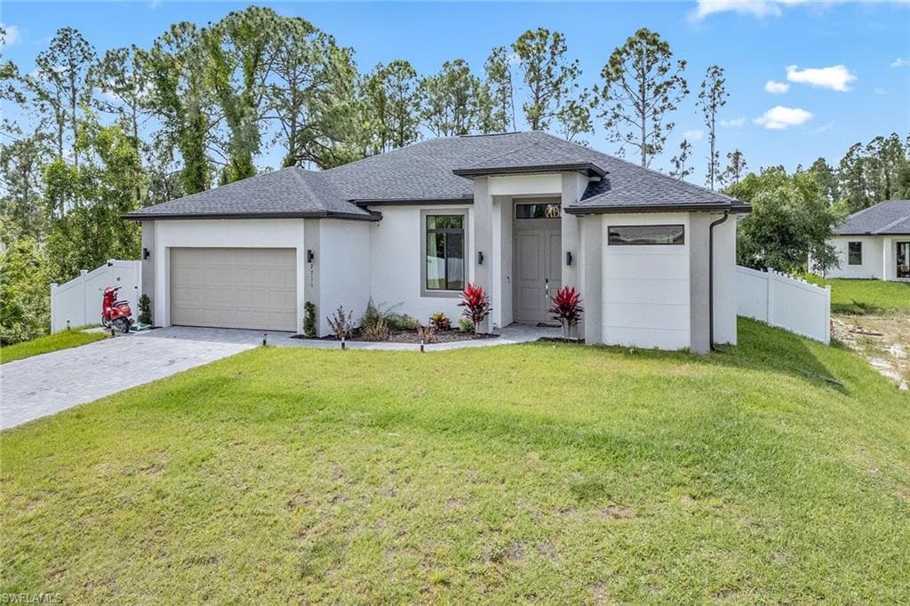2711 18th ST W LEHIGH ACRES, FL 33971