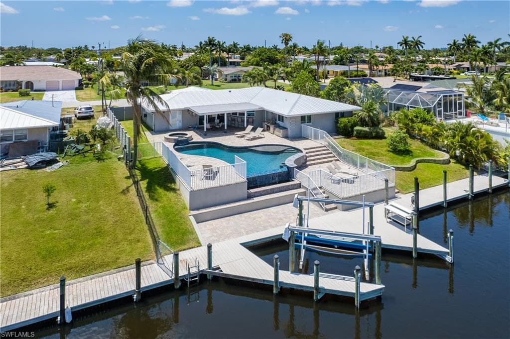 2835 SE 18th CT CAPE CORAL, FL 33904