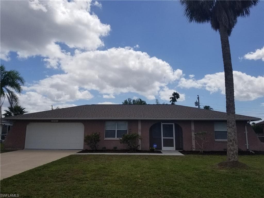 138 SE 44th TER CAPE CORAL, FL 33904