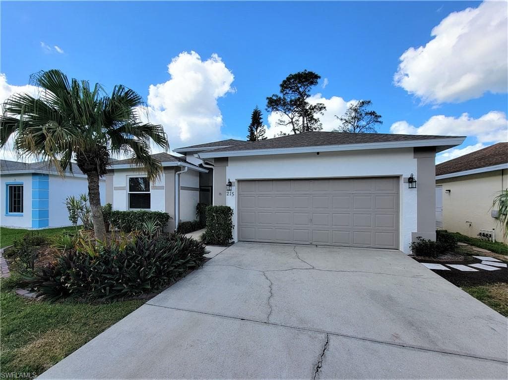 215 Stanhope CIR NAPLES, FL 34104