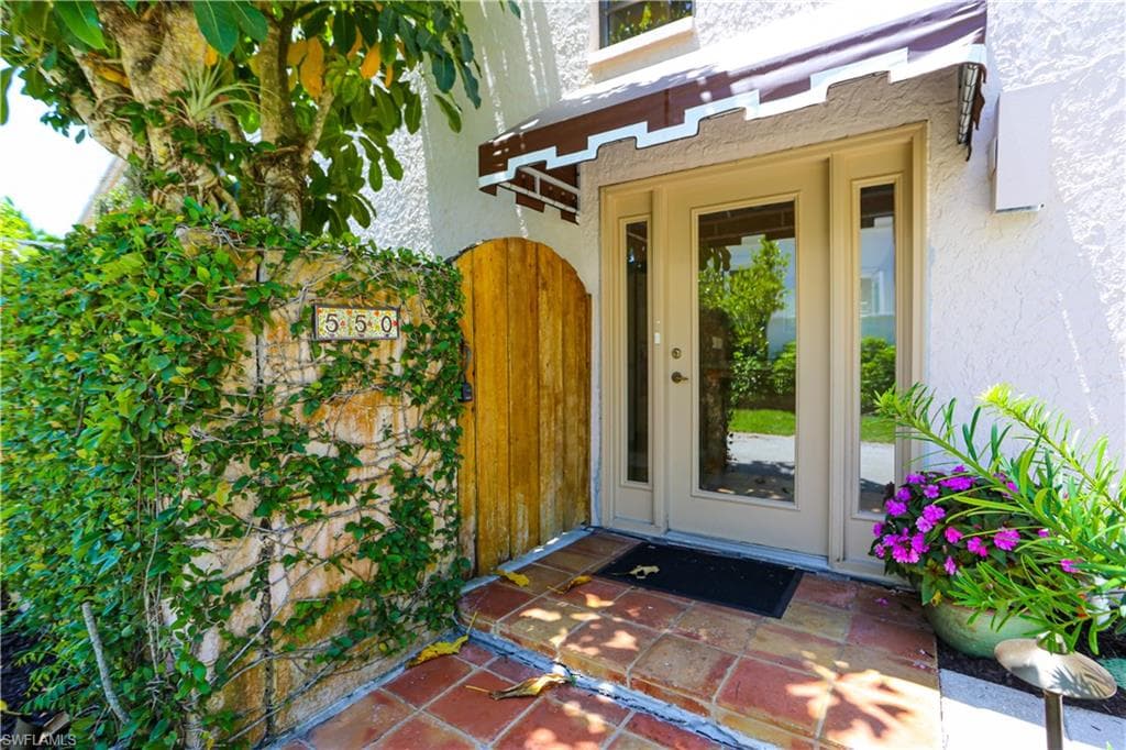 550 3rd AVE N NAPLES, FL 34102