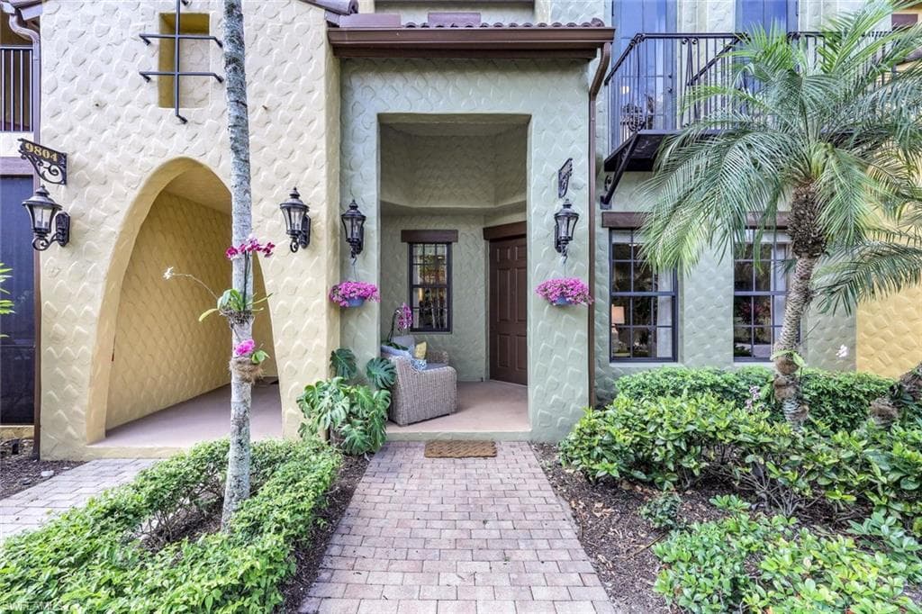 9155 Delano ST 9805 NAPLES, FL 34113