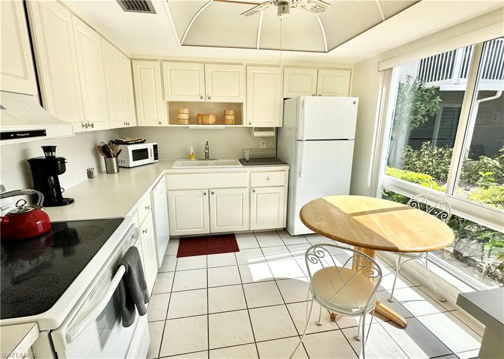209 Palm DR 209-1 NAPLES, FL 34112
