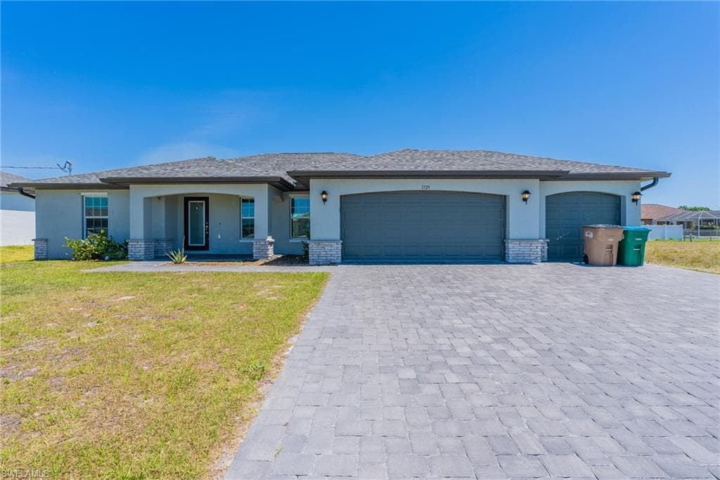 1725 11th PL CAPE CORAL, FL 33993