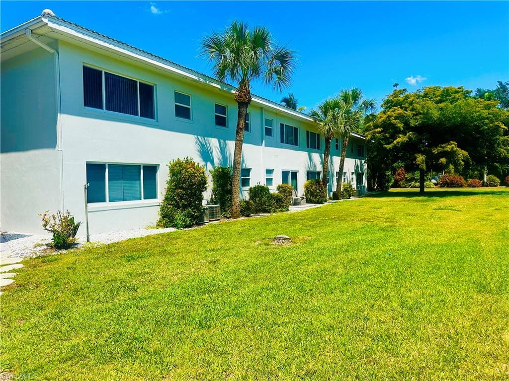 3250 10th ST N B5 NAPLES, FL 34103