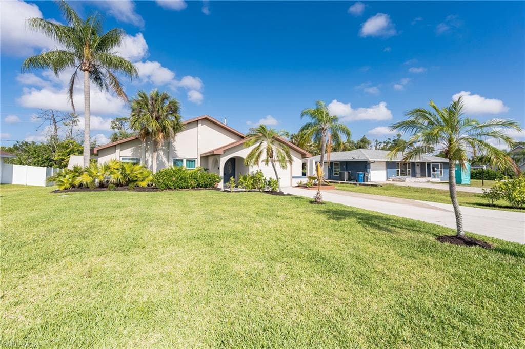 17620 Taylor DR FORT MYERS, FL 33908