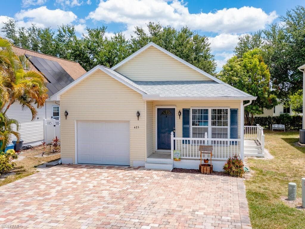 425 Leawood CIR NAPLES, FL 34104