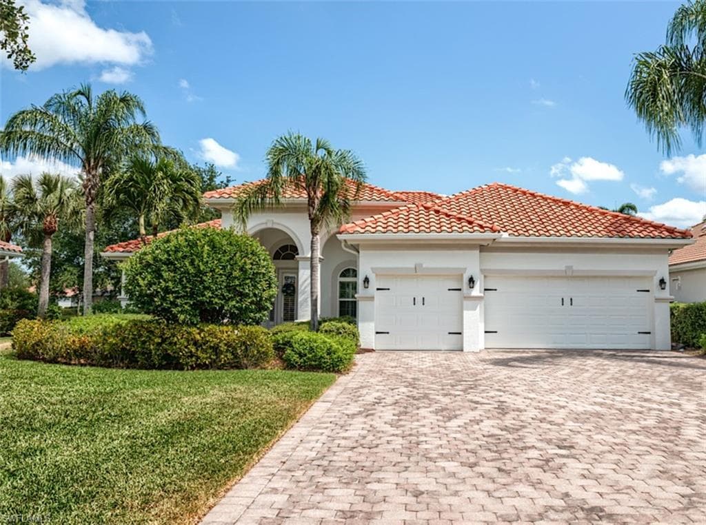 16121 Parque LN
